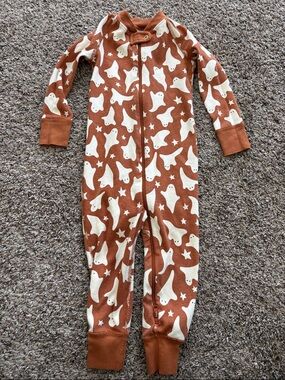 Hanna Andersson Rust One-Piece Footie with Cream Ghost Print